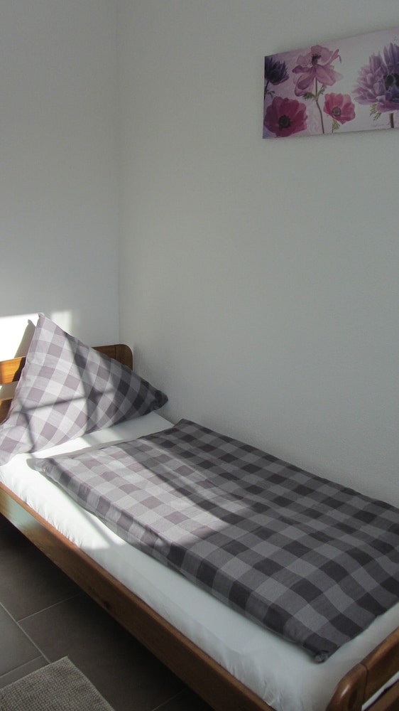 Photo 33