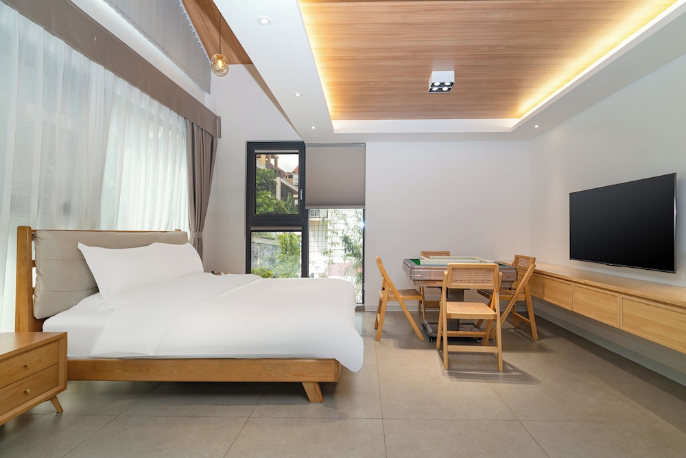 Flowing River Hot Spring Resort