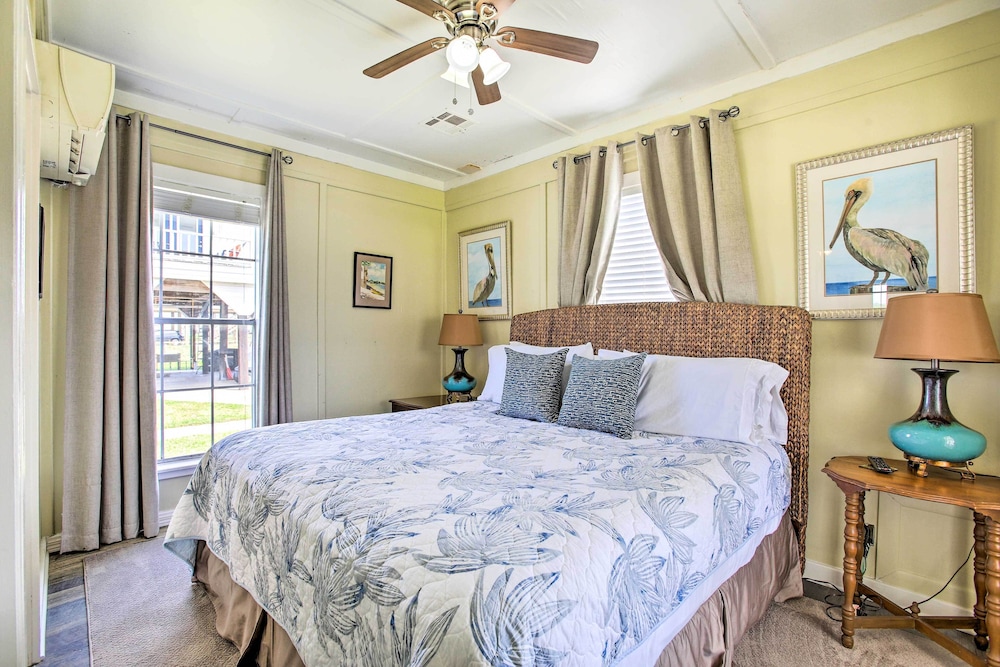 Pet-friendly Surfside Beach Home w/ Deck & Grill view 5