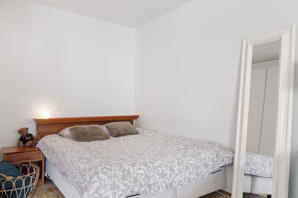 Bright Studio Apt. with Private Balcony