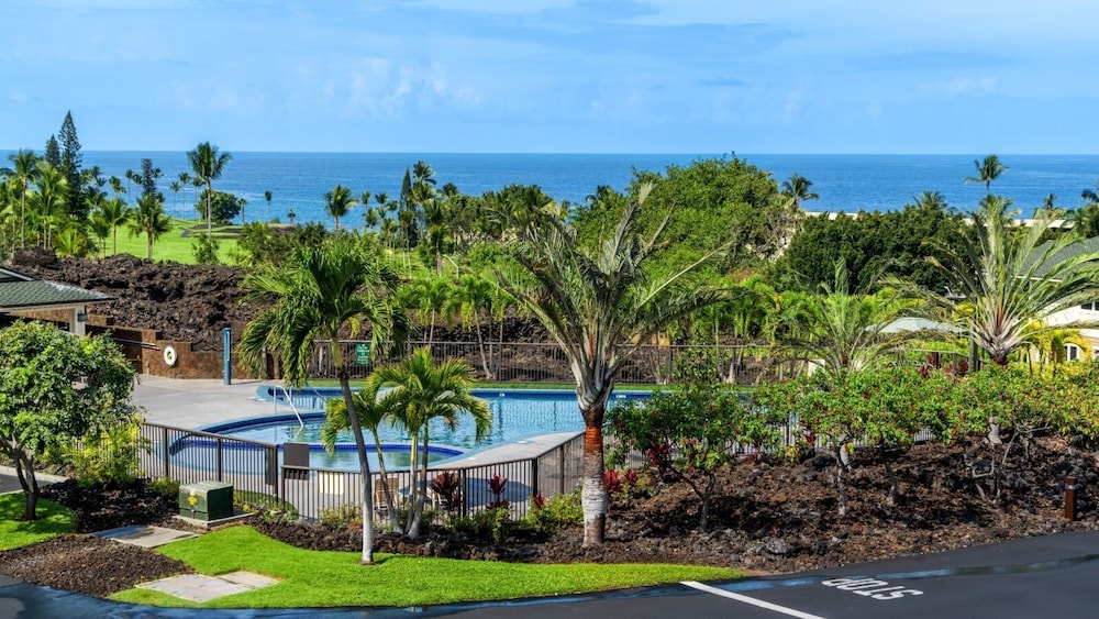 Updated Townhome Ocean View Private BBQ & Lanai - Vrkcv