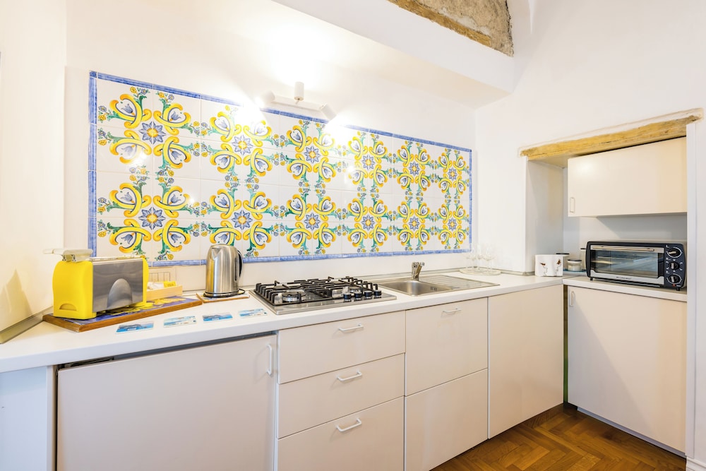 Cavour Art and Museum Flat by Napoliapartments
