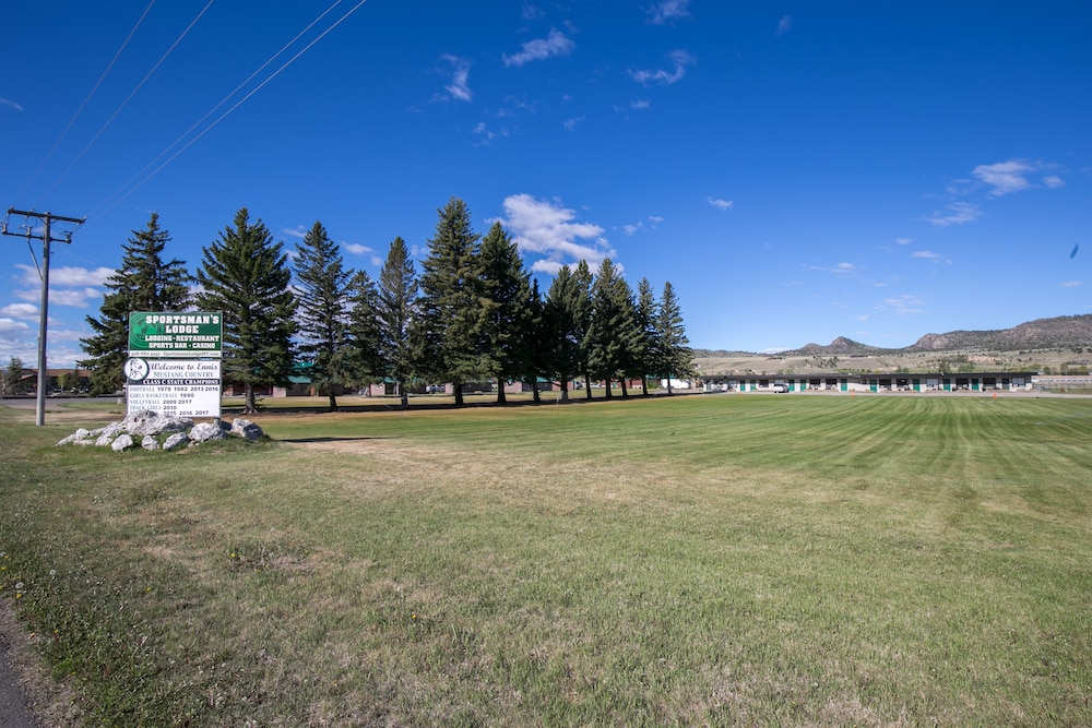 Sportsmans Lodge