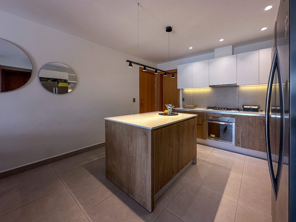 Fantastic new Golf View Apartment