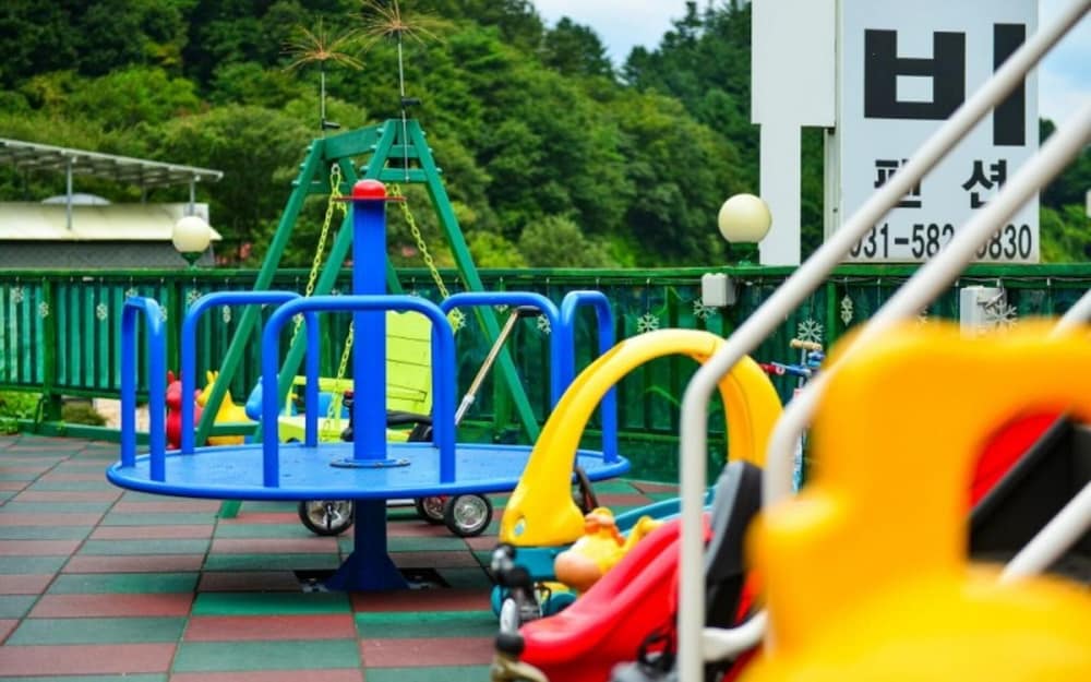 Gapyeong Shinbi Kids Pool Villa