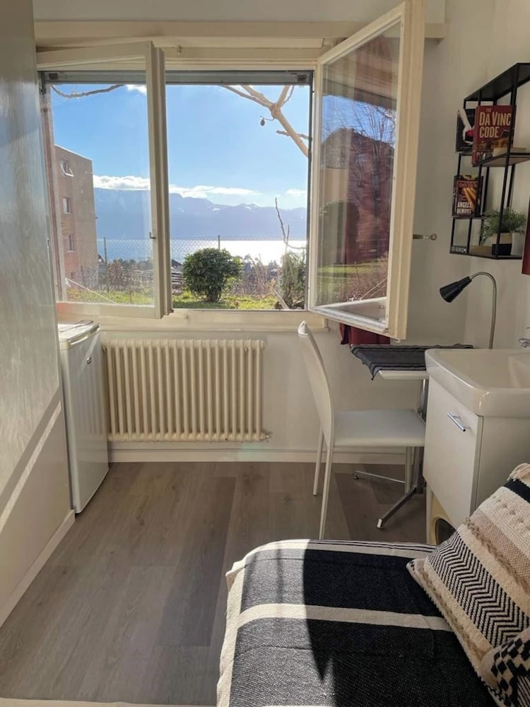 Room-independent Room With Stunning View