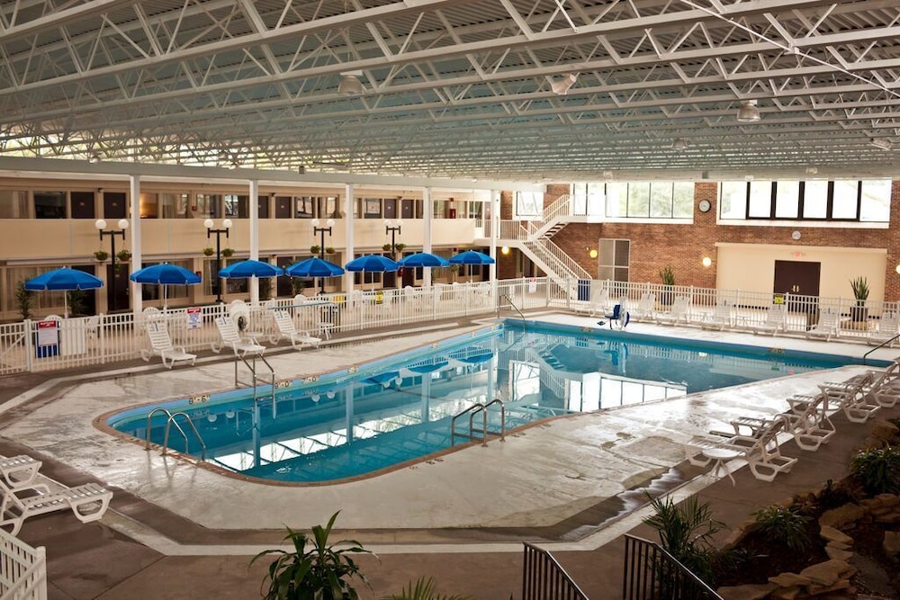 Garden Hotel and Conference Center view 4