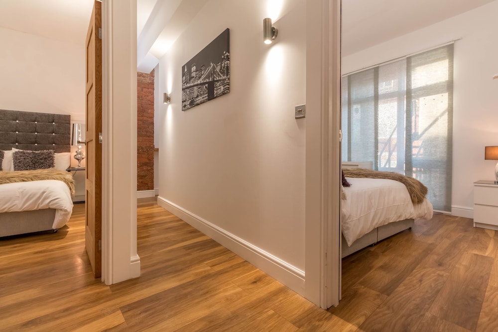Swan Street Penthouse view 3