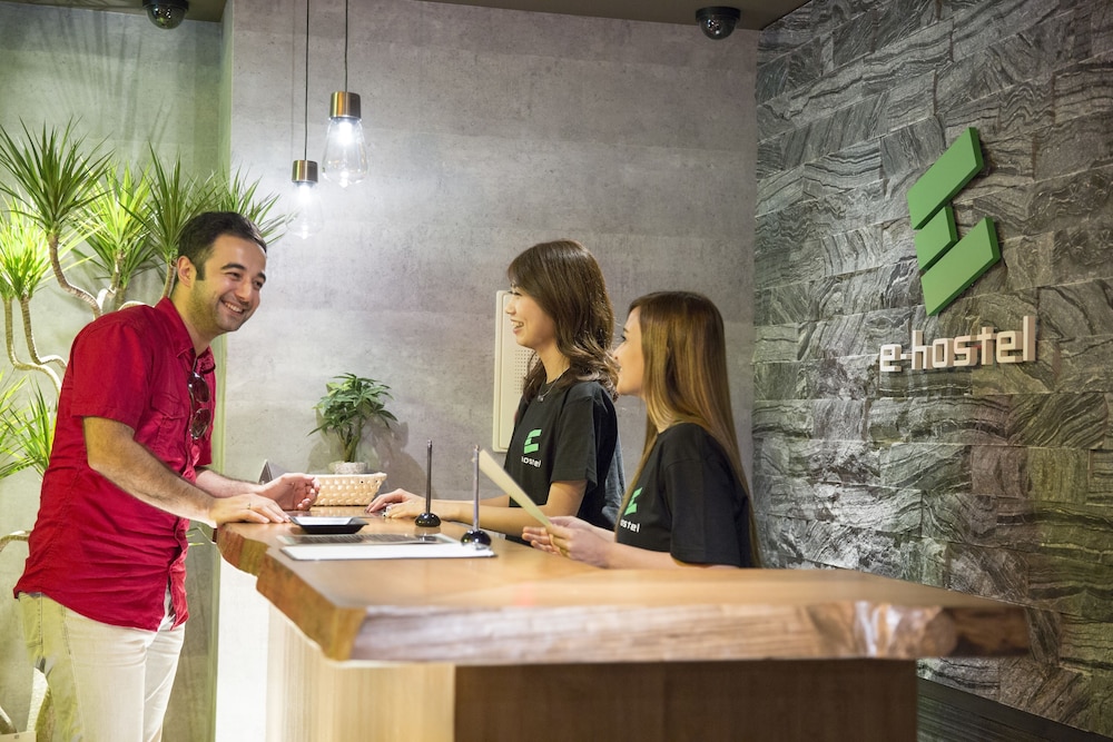 e-hostel Shinsaibashi
