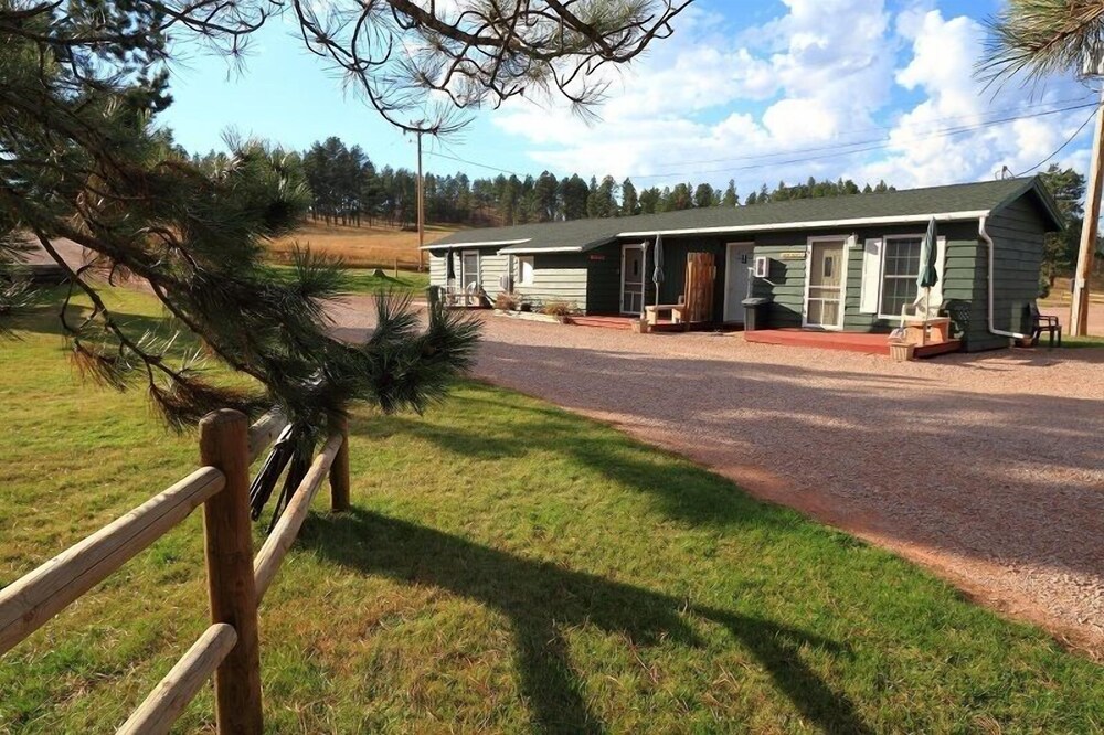 Black Elk Resort Cottages and RV Park
