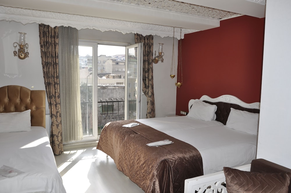 Azade Butik Otel