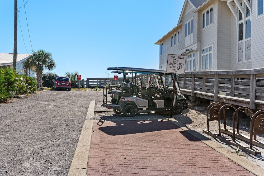 30A Florida Flashback by Avantstay Private Pool Golf Cart 3 Blocks to Beach