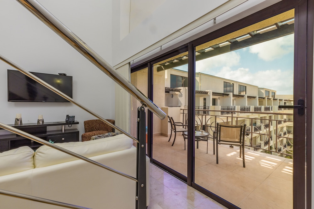 Palm Aruba Condos