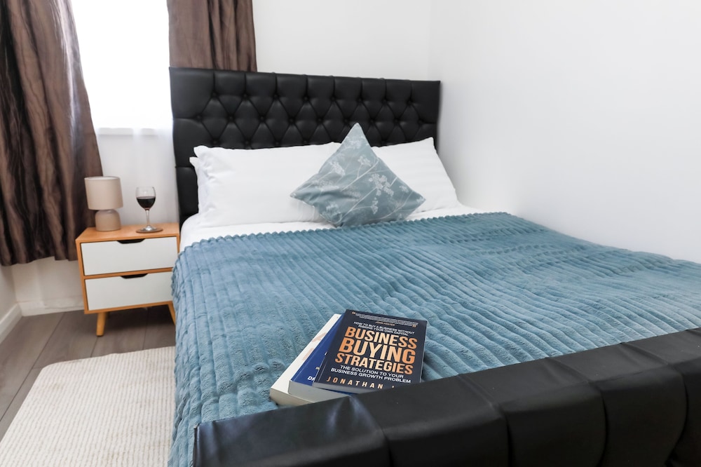 4 Guests - 2 Bedrooms - City Escape Retreat