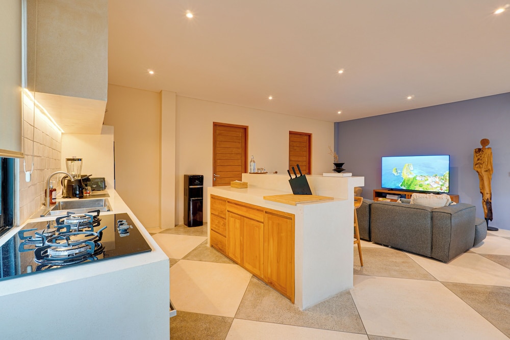 Stylish Canggu Apartment near Berawa Beach
