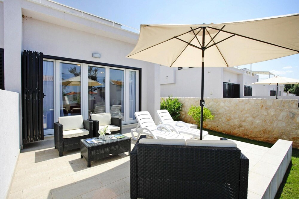 Apartments in Villas Punta Skala With Beachpool