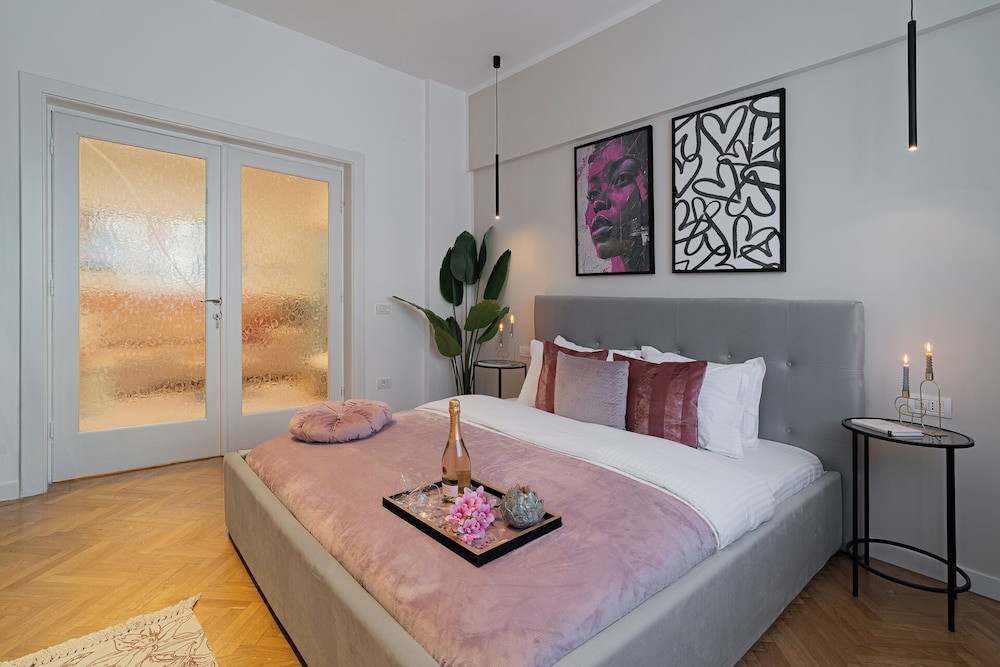 Contemporary 3-Bedroom Lofts - Modern Touches Meet Classic Elegance by Calea Victoriei