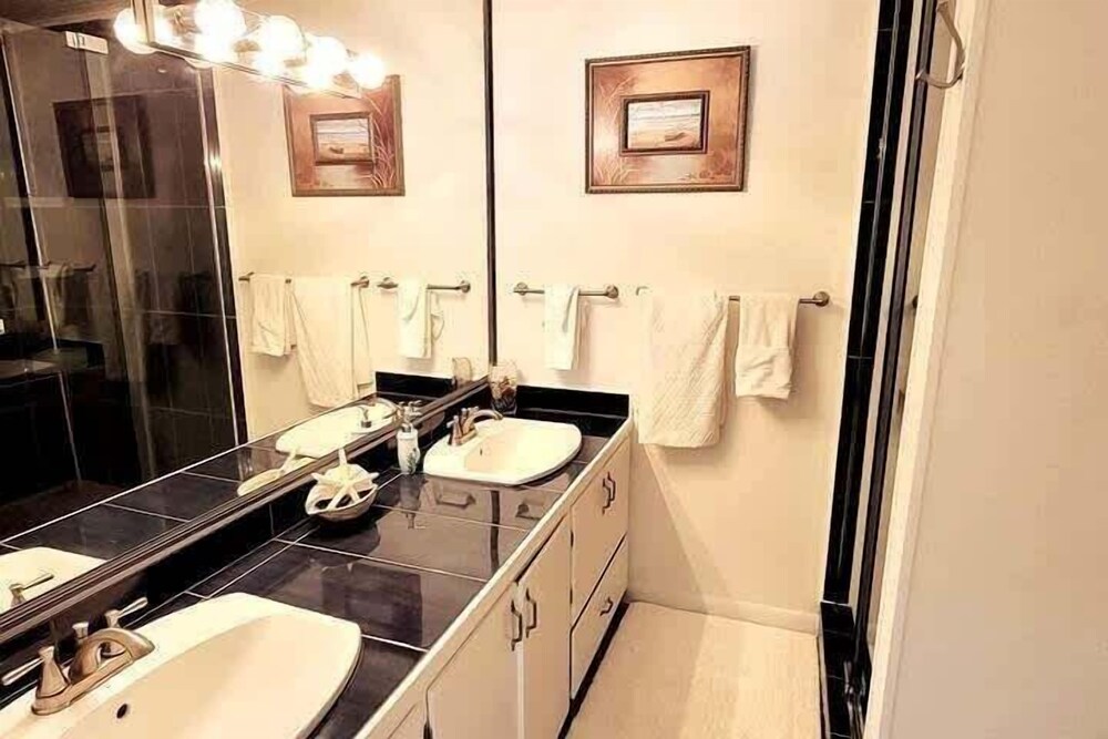 Madre Azul Bay House 3 Bedroom Home