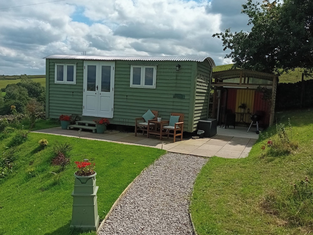 The Journeyman Luxury Shepherds Hut
