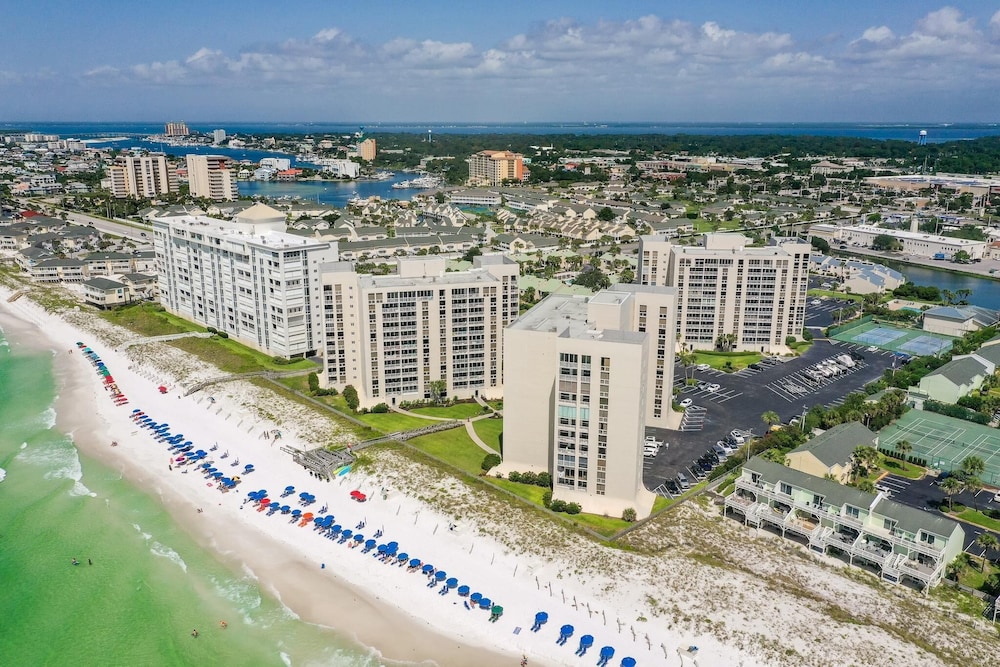 Shoreline Towers 3033