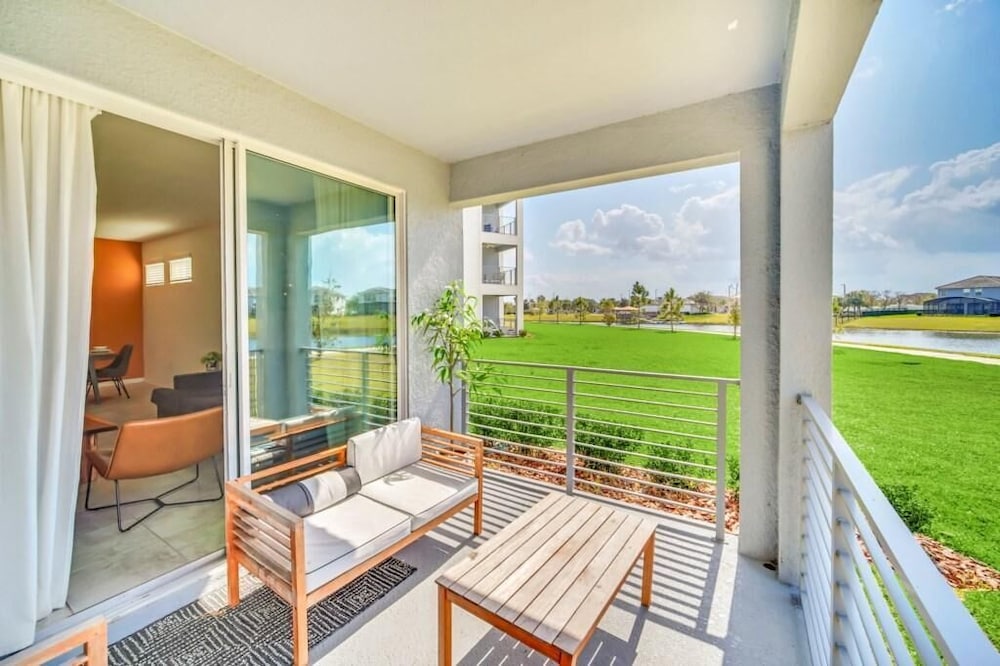3131 PD - Luxury 3-bed Condo in Storey Lake Resort