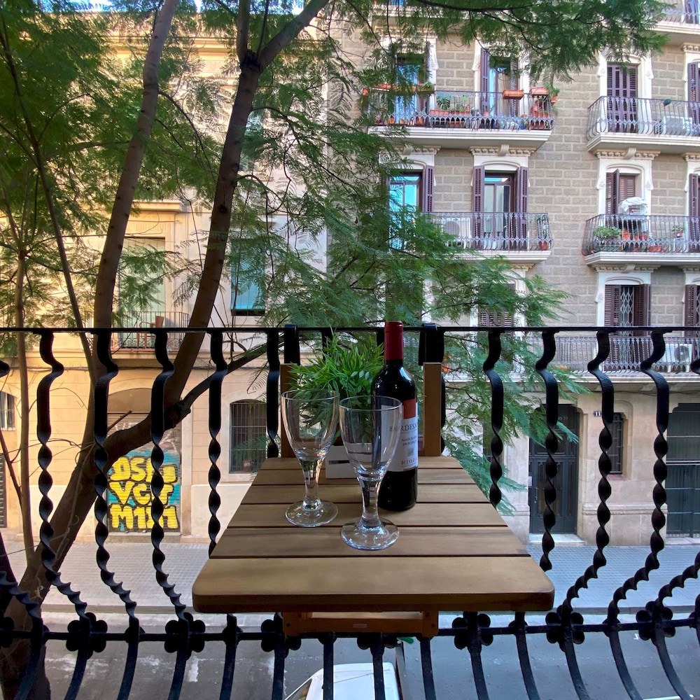 Cosy Urban Oasis 1BD in Poble Sec By Myrentalhost