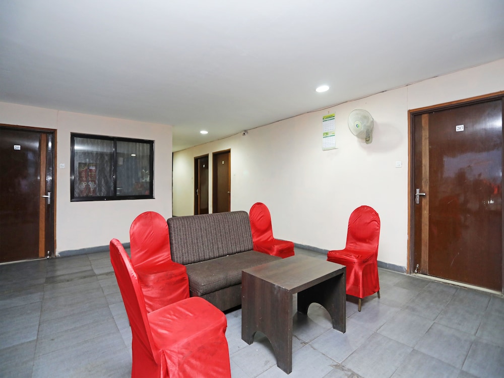 OYO 9132 Hotel Recharge view 2