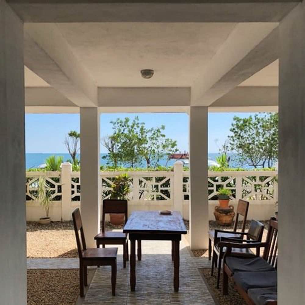 Sea Front Inn