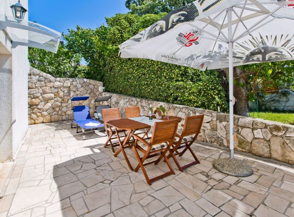 Charming and Sunny Hvar Apartments