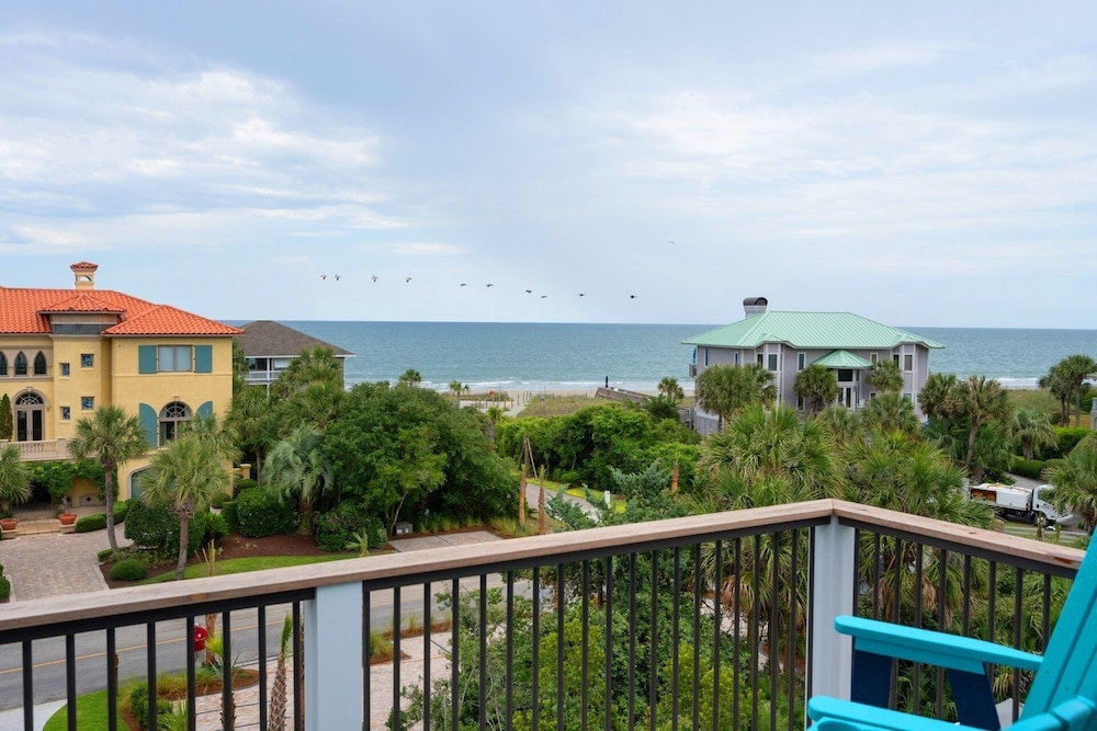 Cornfed Pelican 9 Bedroom Home