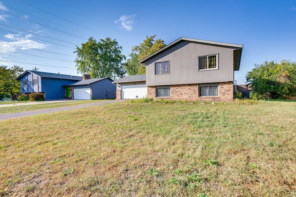 Spacious Family Home: 11 Mi to Dtwn Minneapolis!