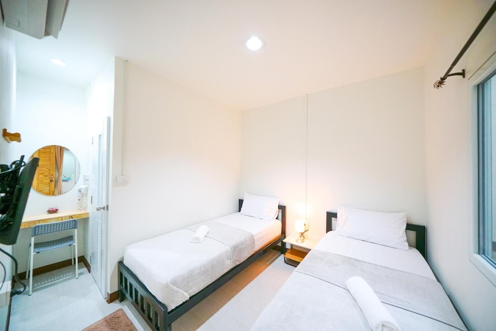 D Hub Hostel