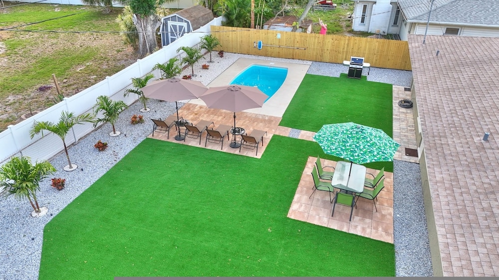 Palm Oasis 2 2 Serene Backyard Private Poolside