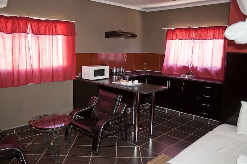 Kamanga Safari Hotel