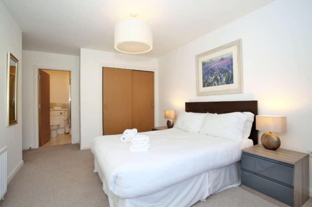 Bright 3 bed Inverurie Home Near Ury Riverside Park view 5