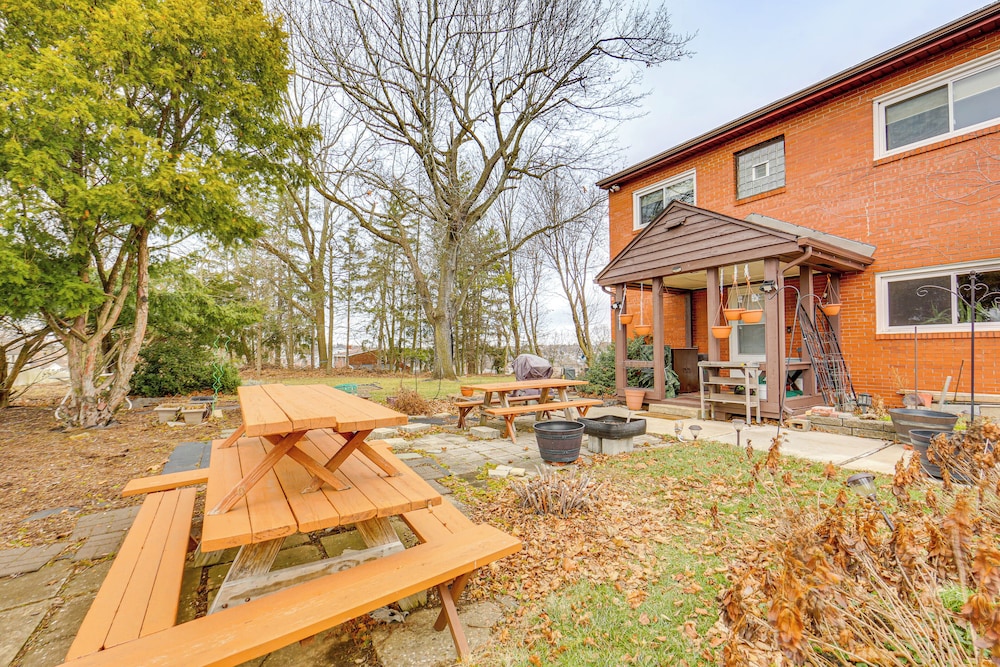 Rustic Chic Retreat: 4 Mi to Kennywood!