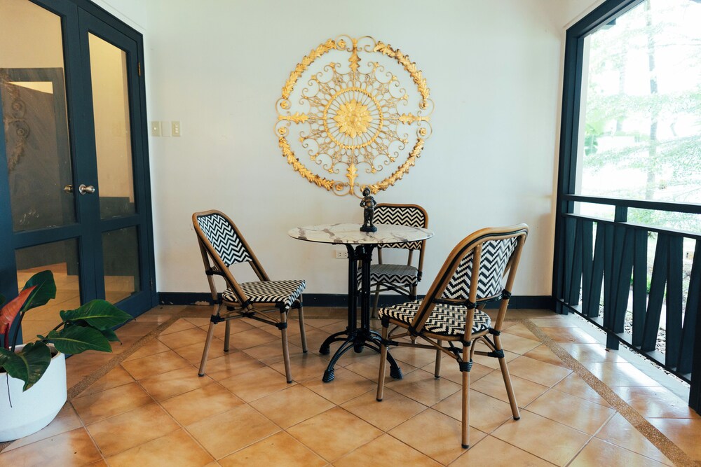 Casa Dela Tierra by Araw Residences