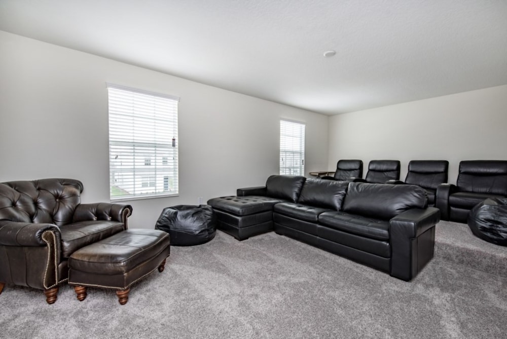 Furnished 8 Bed 5 Bath Villa view 4