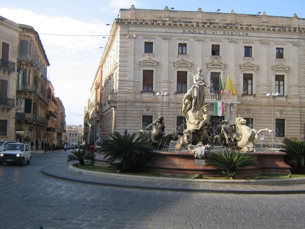 Astra Wi-fi Studio Apartment in the Historic Center