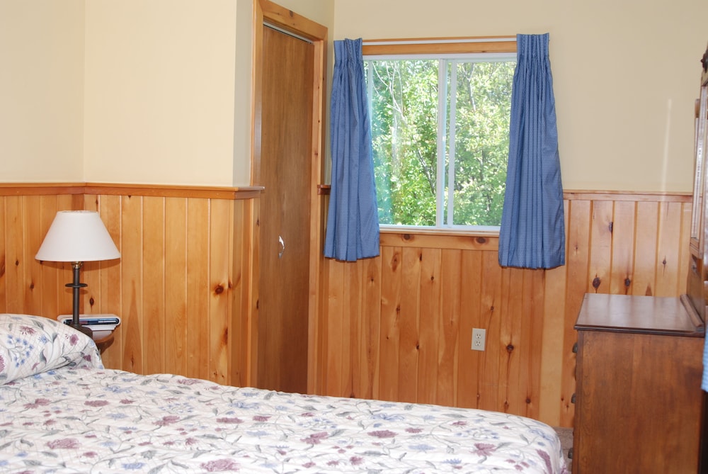 Shining Waters Cottages