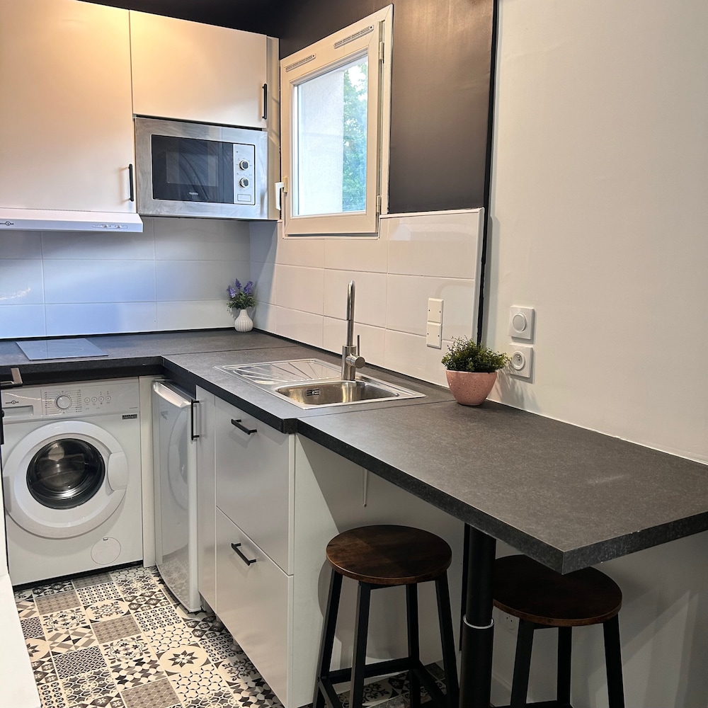 La maison de Paris Est Calme et Moderne