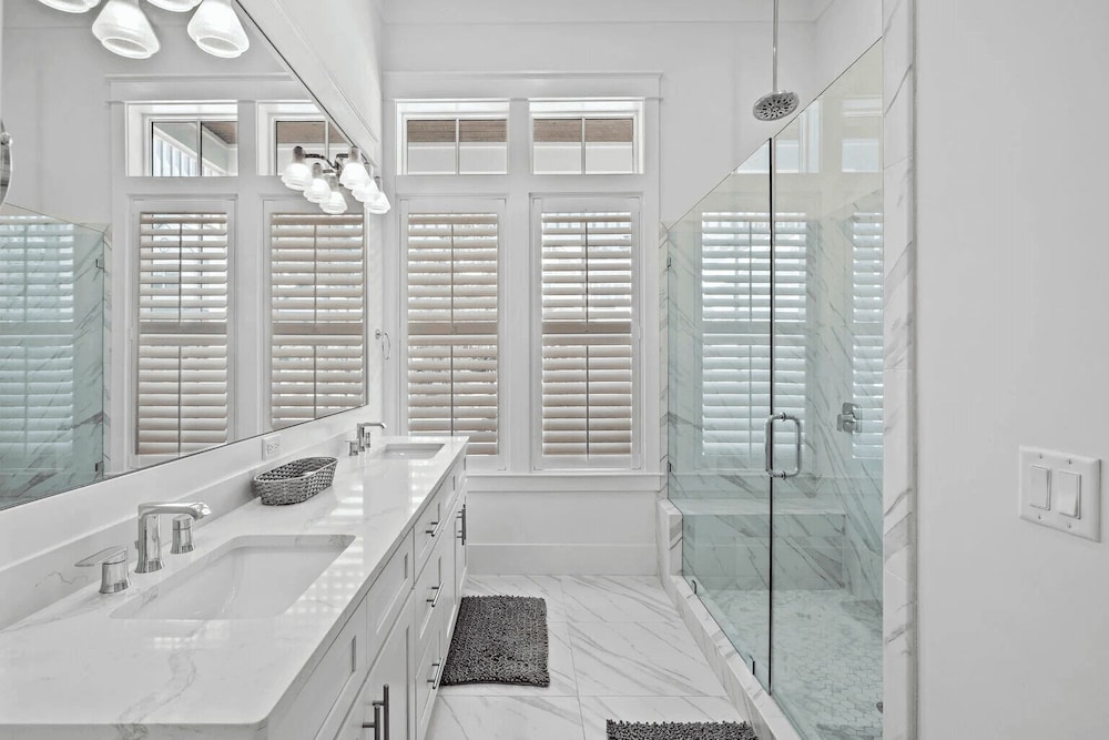 30A Aqua Vista by Avantstay Golf Cart Included, Pool Acess, Walk to Beach