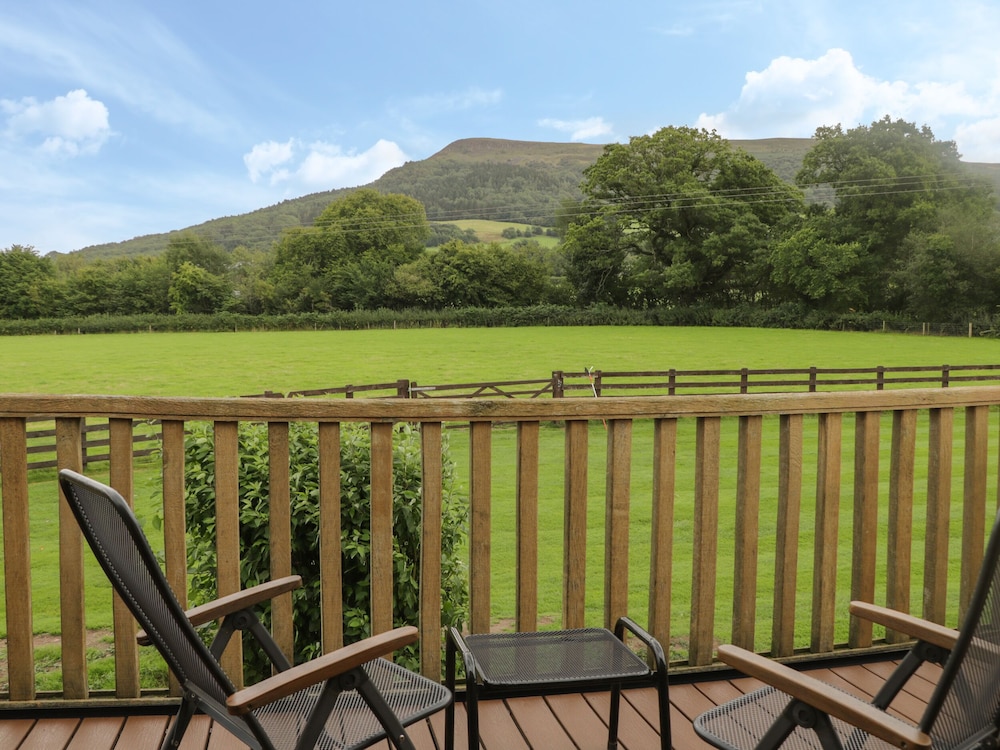 Pentre Barn