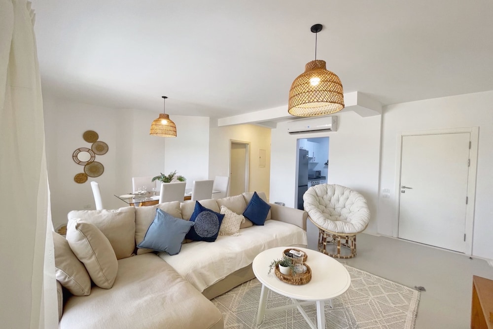 Xuru Stays I Charming & Beautifully Styled 3bdr @ Swan Lake Gouna
