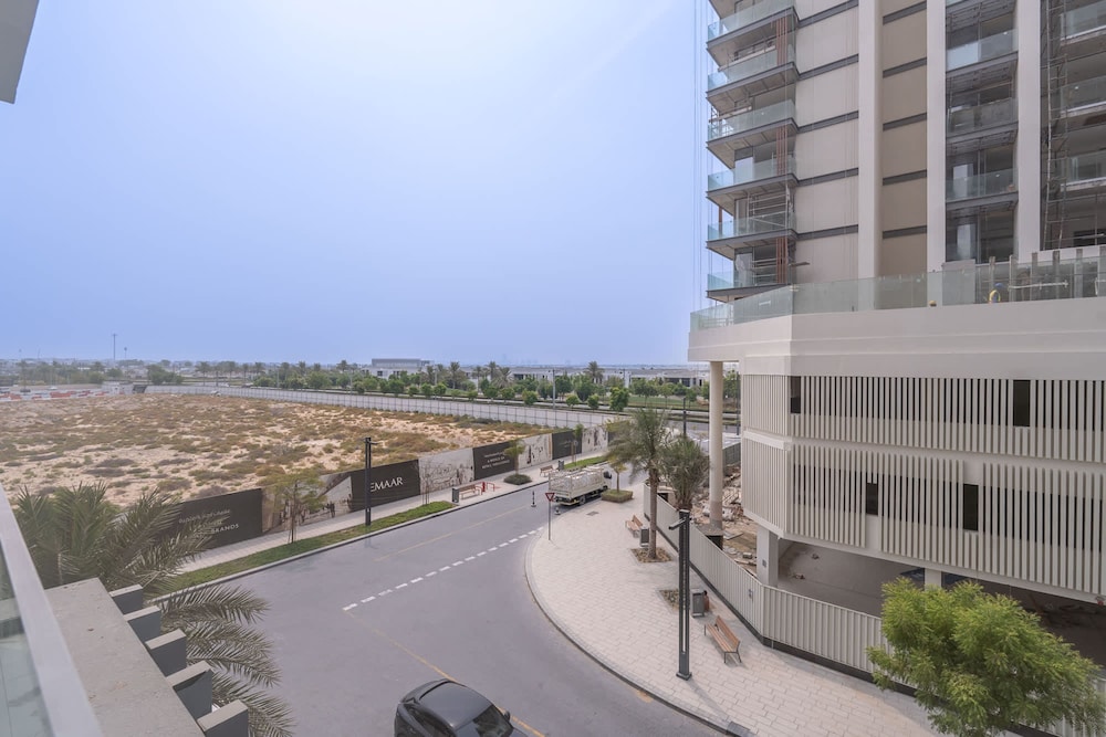 Cool 1-bedroom Apartment at The Pinnacle in Dubai Hills
