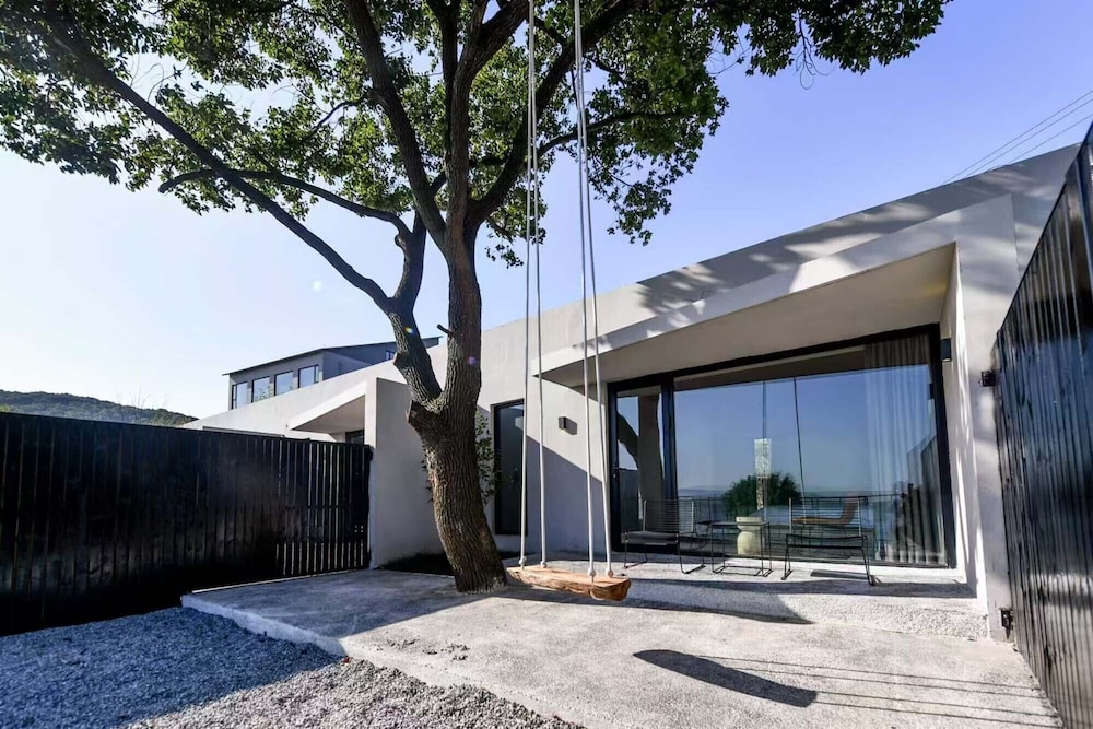 CLOUD RETREAT