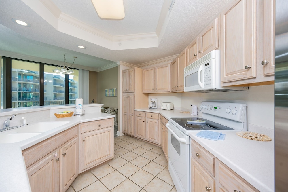 Phoenix On The Bay 1314 2 Bedroom Condo