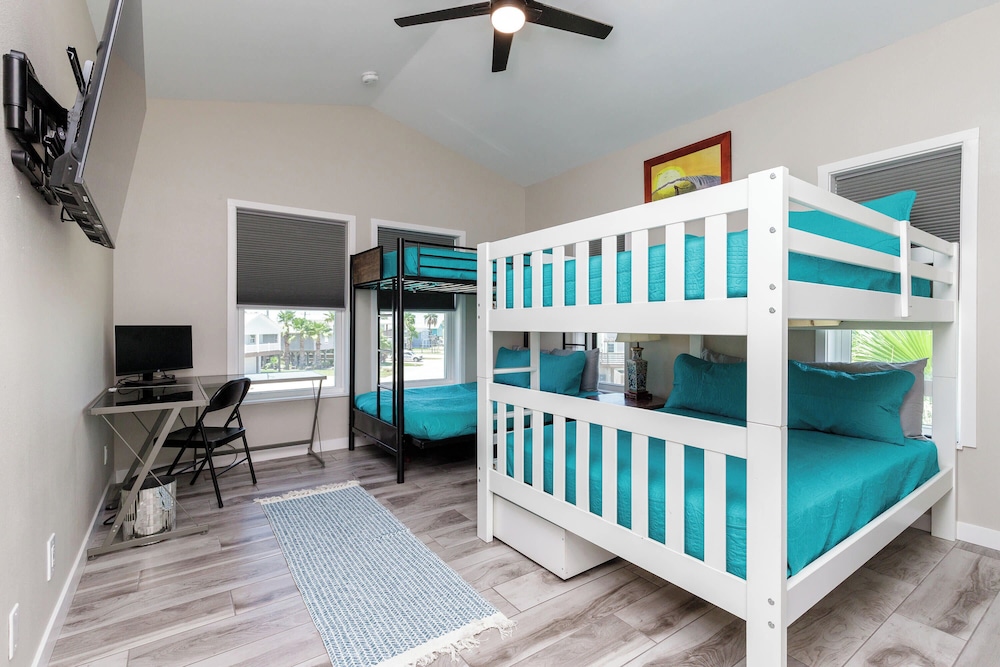 Delightful 3 Bedroom Pets view 5