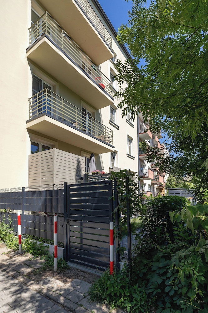 Apartment Near Wawel by Renters view 2
