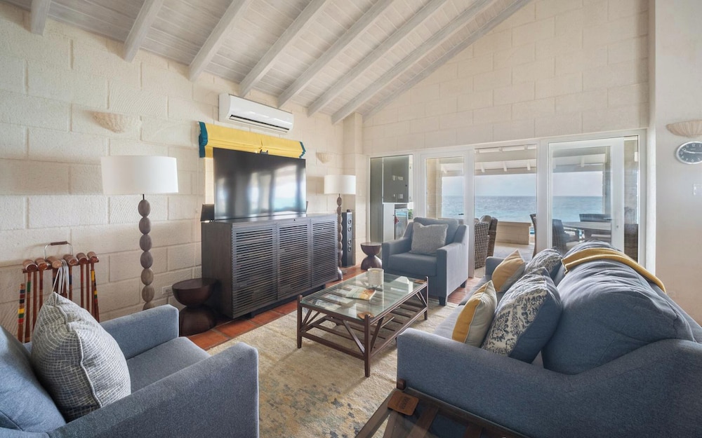Maltese Falcon Villa 3bd by Zenbreak